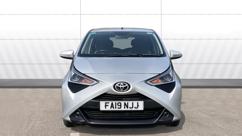 Toyota Aygo 1.0 VVT-i X-Play 5dr x-shift Petrol Hatchback